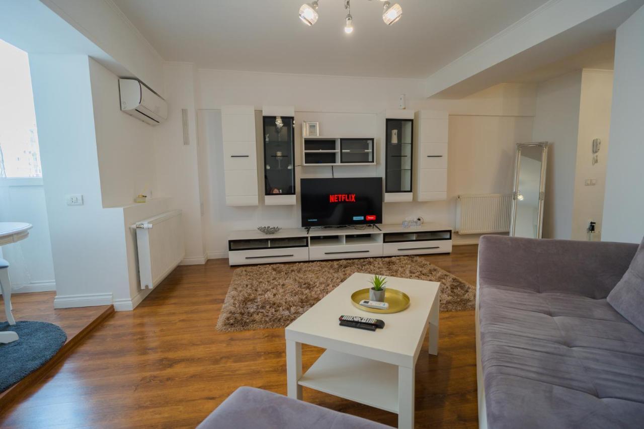 Cozy & Spacious 2Br Apartment With Netflix บูคาเรสต์ ภายนอก รูปภาพ