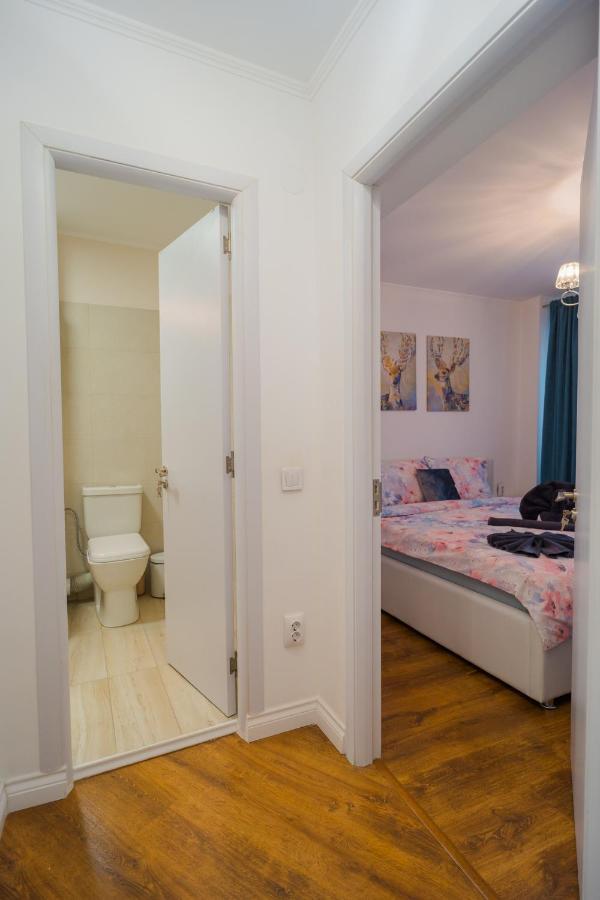 Cozy & Spacious 2Br Apartment With Netflix บูคาเรสต์ ภายนอก รูปภาพ