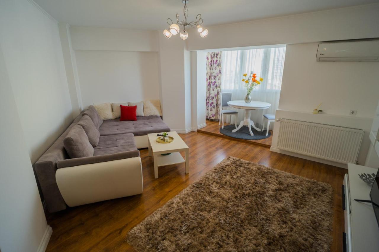 Cozy & Spacious 2Br Apartment With Netflix บูคาเรสต์ ภายนอก รูปภาพ