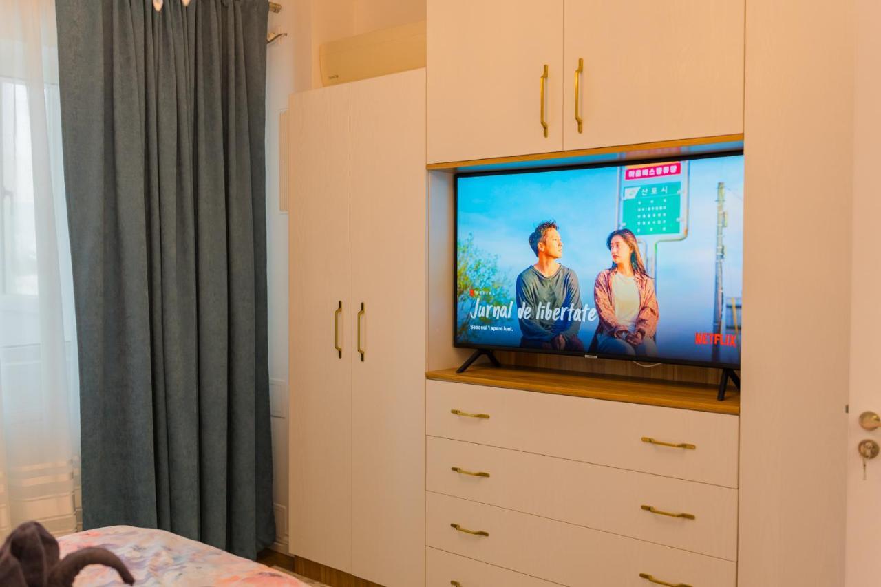 Cozy & Spacious 2Br Apartment With Netflix บูคาเรสต์ ภายนอก รูปภาพ