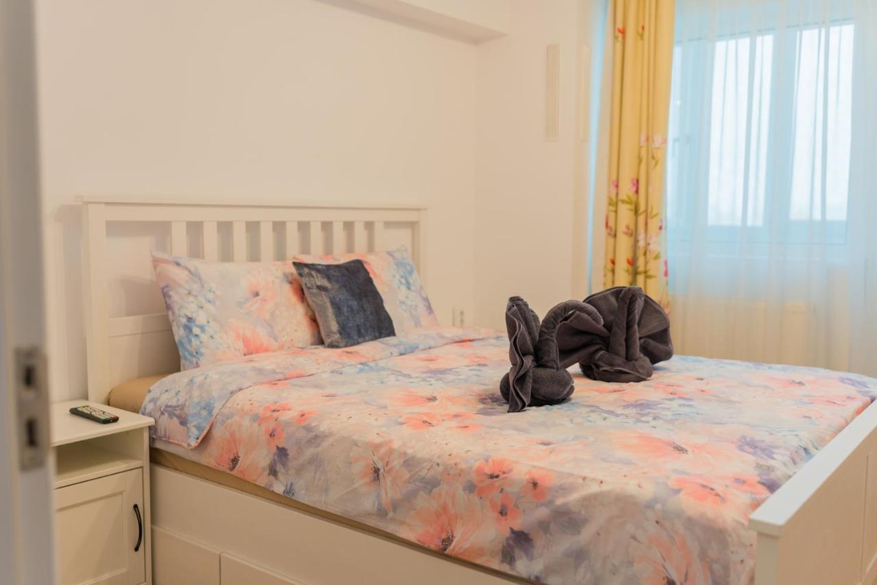 Cozy & Spacious 2Br Apartment With Netflix บูคาเรสต์ ภายนอก รูปภาพ