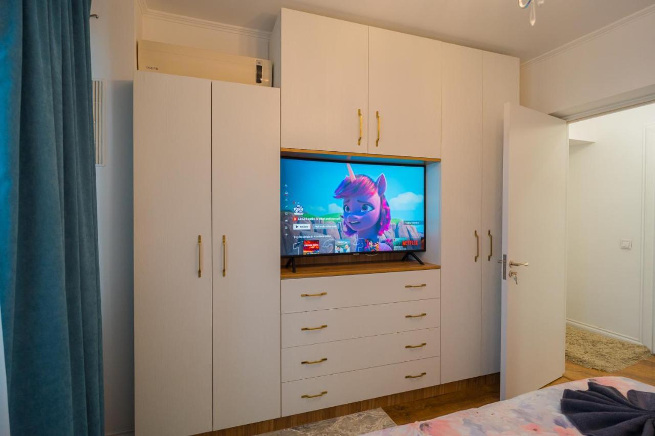Cozy & Spacious 2Br Apartment With Netflix บูคาเรสต์ ภายนอก รูปภาพ