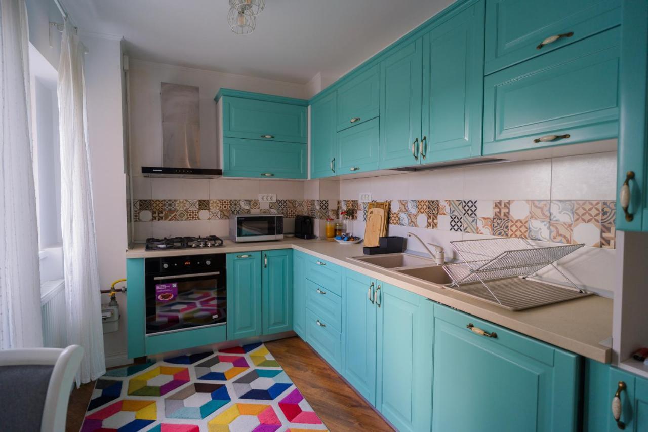 Cozy & Spacious 2Br Apartment With Netflix บูคาเรสต์ ภายนอก รูปภาพ