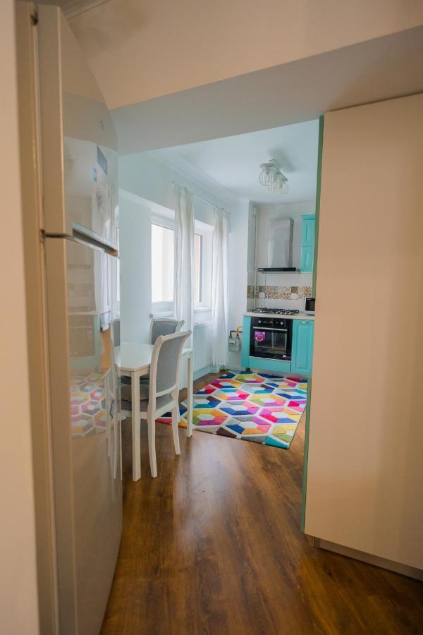 Cozy & Spacious 2Br Apartment With Netflix บูคาเรสต์ ภายนอก รูปภาพ